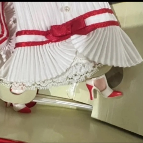 Barbie Collectibles - Coca Cola

3rd Edition - Summer Daydreams - 1997 - Picture 8 of 11